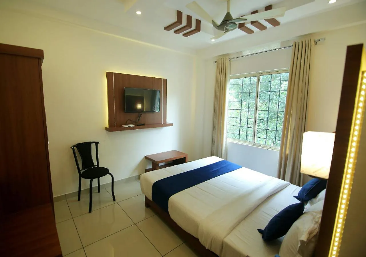 Hotel White Portico Kumily