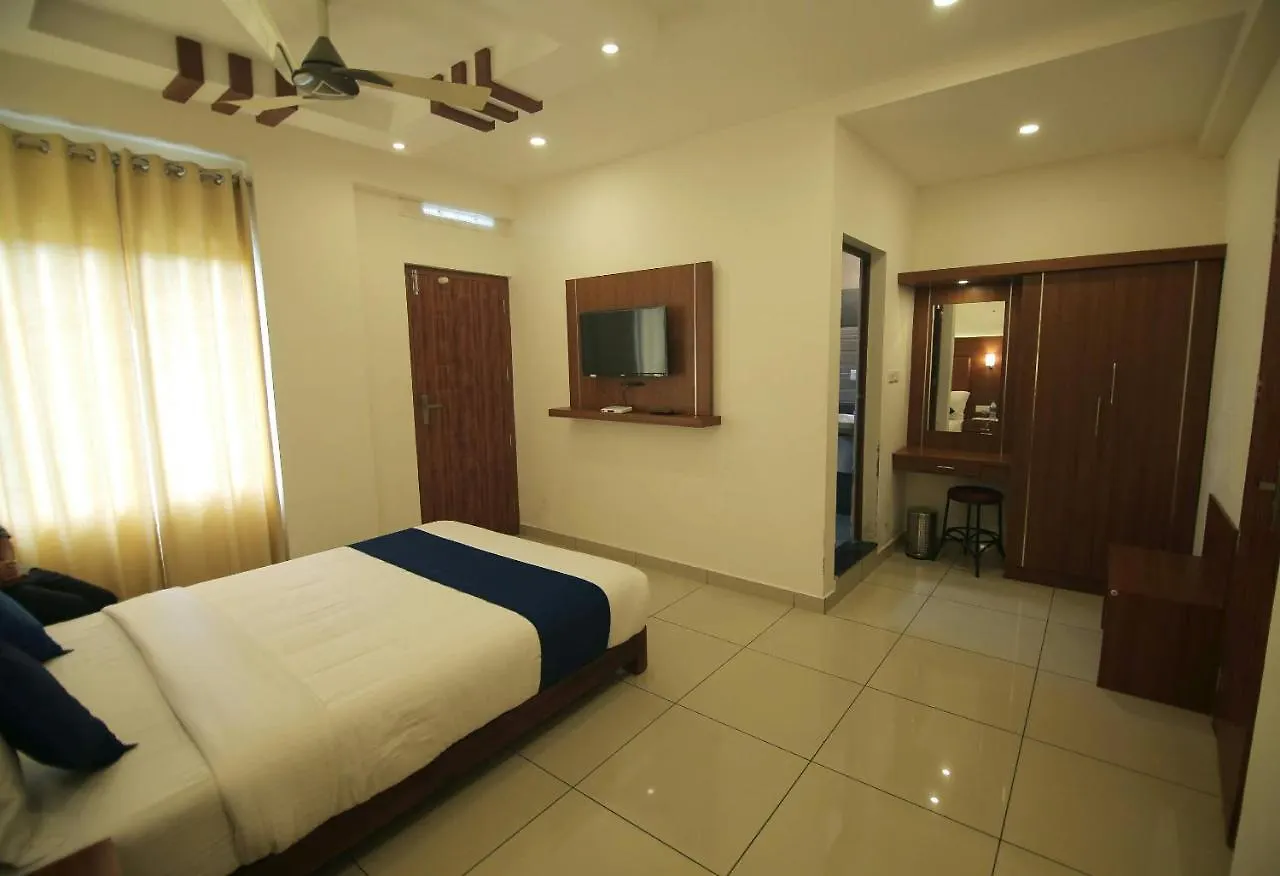 Hotel White Portico Kumily 2*,