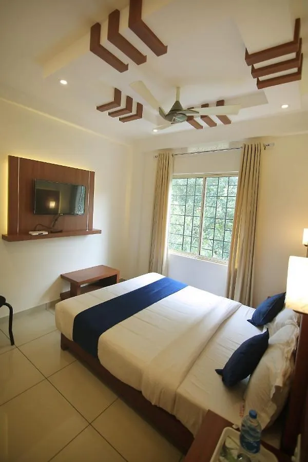Hotel White Portico Kumily